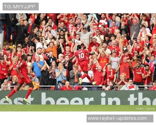 足总杯激情对决巴黎圣日耳曼大胜曼联引发转会热议