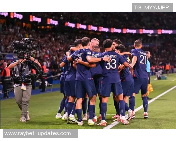 世界杯激战巴黎圣日耳曼险胜阿森纳神扑引发争议与狂欢