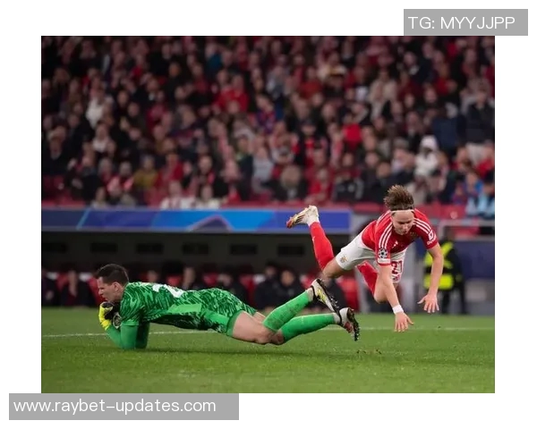 欧冠激战：巴萨逆转尤文图斯红牌事件引发全场热议解析