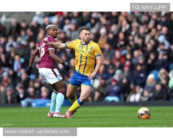 足总杯冷门：那不勒斯与多特蒙德激战成平局引发全场震惊