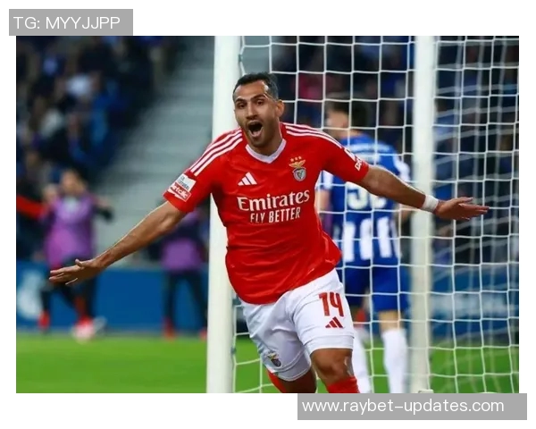 西甲赛场惊现冷门莱比锡大胜本菲卡上演帽子戏法引发全场狂欢